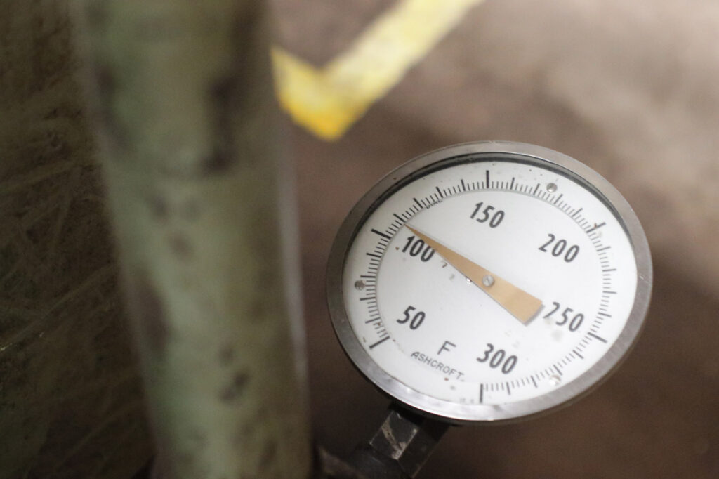 testing hydraulic oil pressure